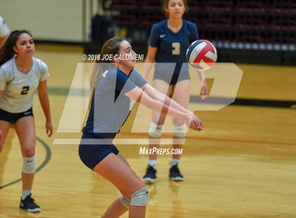 Thumbnail 1 in Reagan [Ronald] vs O'Connor (Class 6A Bidistrict) photogallery.