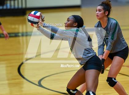 Thumbnail 3 in Reagan [Ronald] vs O'Connor (Class 6A Bidistrict) photogallery.