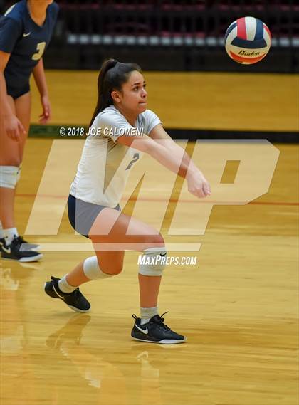 Thumbnail 2 in Reagan [Ronald] vs O'Connor (Class 6A Bidistrict) photogallery.
