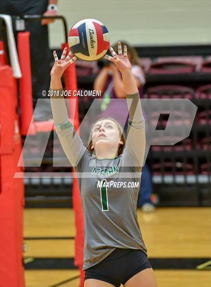 Thumbnail 1 in Reagan [Ronald] vs O'Connor (Class 6A Bidistrict) photogallery.