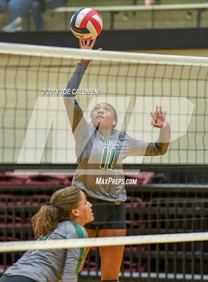 Thumbnail 3 in Reagan [Ronald] vs O'Connor (Class 6A Bidistrict) photogallery.
