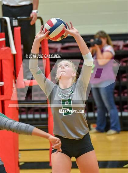 Thumbnail 3 in Reagan [Ronald] vs O'Connor (Class 6A Bidistrict) photogallery.