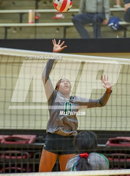 Thumbnail 2 in Reagan [Ronald] vs O'Connor (Class 6A Bidistrict) photogallery.