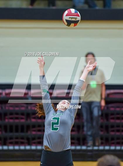 Thumbnail 2 in Reagan [Ronald] vs O'Connor (Class 6A Bidistrict) photogallery.
