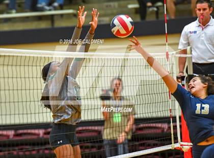 Thumbnail 1 in Reagan [Ronald] vs O'Connor (Class 6A Bidistrict) photogallery.