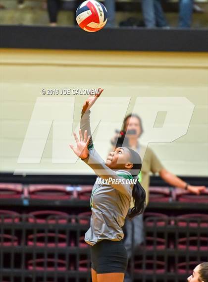 Thumbnail 2 in Reagan [Ronald] vs O'Connor (Class 6A Bidistrict) photogallery.