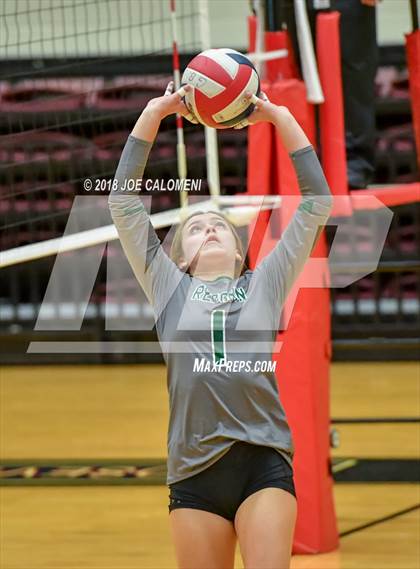 Thumbnail 1 in Reagan [Ronald] vs O'Connor (Class 6A Bidistrict) photogallery.