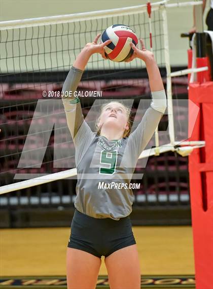 Thumbnail 1 in Reagan [Ronald] vs O'Connor (Class 6A Bidistrict) photogallery.