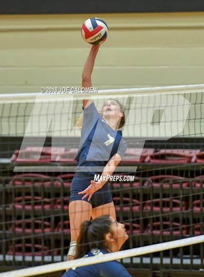Thumbnail 3 in Reagan [Ronald] vs O'Connor (Class 6A Bidistrict) photogallery.