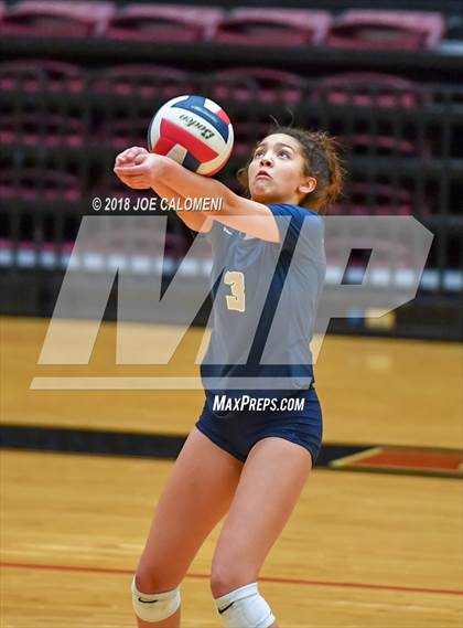 Thumbnail 3 in Reagan [Ronald] vs O'Connor (Class 6A Bidistrict) photogallery.