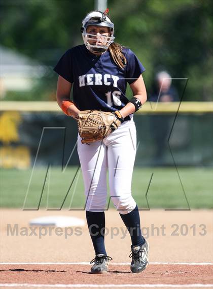 Thumbnail 3 in Our Lady of Mercy vs. Hamburg (NYSPHSAA Class A Western Regional) photogallery.