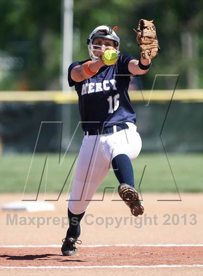 Thumbnail 1 in Our Lady of Mercy vs. Hamburg (NYSPHSAA Class A Western Regional) photogallery.