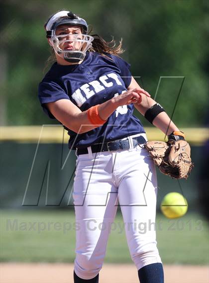 Thumbnail 3 in Our Lady of Mercy vs. Hamburg (NYSPHSAA Class A Western Regional) photogallery.