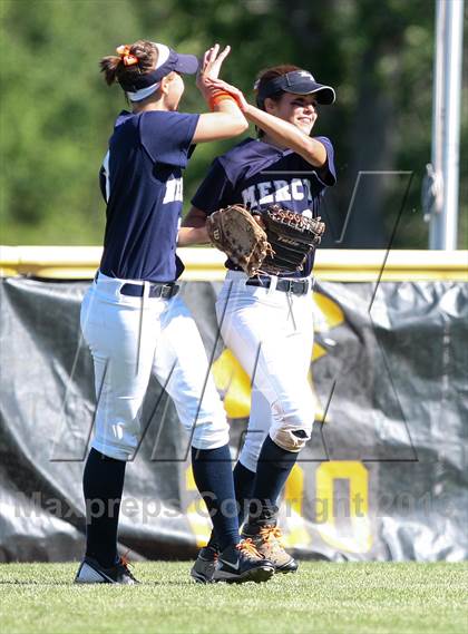 Thumbnail 2 in Our Lady of Mercy vs. Hamburg (NYSPHSAA Class A Western Regional) photogallery.