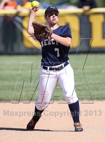 Thumbnail 2 in Our Lady of Mercy vs. Hamburg (NYSPHSAA Class A Western Regional) photogallery.