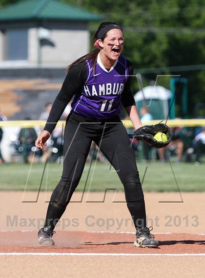 Thumbnail 3 in Our Lady of Mercy vs. Hamburg (NYSPHSAA Class A Western Regional) photogallery.