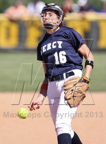 Thumbnail 3 in Our Lady of Mercy vs. Hamburg (NYSPHSAA Class A Western Regional) photogallery.