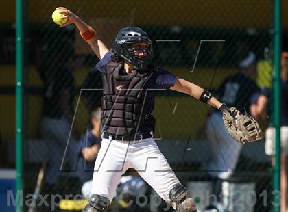 Thumbnail 2 in Our Lady of Mercy vs. Hamburg (NYSPHSAA Class A Western Regional) photogallery.