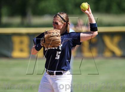 Thumbnail 3 in Our Lady of Mercy vs. Hamburg (NYSPHSAA Class A Western Regional) photogallery.