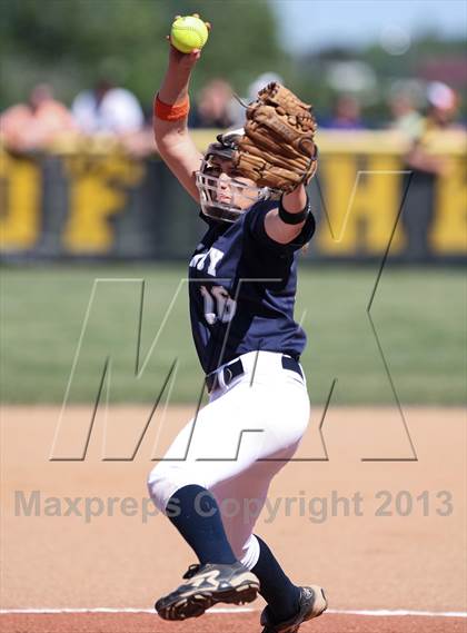 Thumbnail 2 in Our Lady of Mercy vs. Hamburg (NYSPHSAA Class A Western Regional) photogallery.