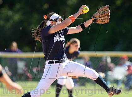 Thumbnail 3 in Our Lady of Mercy vs. Hamburg (NYSPHSAA Class A Western Regional) photogallery.