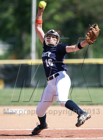 Thumbnail 2 in Our Lady of Mercy vs. Hamburg (NYSPHSAA Class A Western Regional) photogallery.