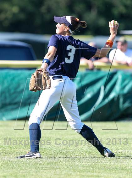 Thumbnail 2 in Our Lady of Mercy vs. Hamburg (NYSPHSAA Class A Western Regional) photogallery.