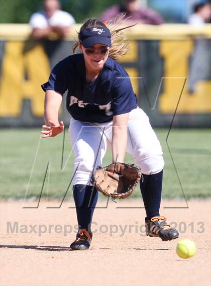 Thumbnail 3 in Our Lady of Mercy vs. Hamburg (NYSPHSAA Class A Western Regional) photogallery.
