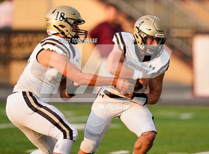 Thumbnail 2 in David Crockett @ Dobyns-Bennett photogallery.