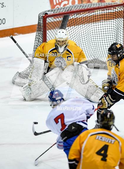 Thumbnail 2 in McQuaid Jesuit @ Fairport (Section 5 Semifinal)  photogallery.