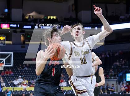 Thumbnail 1 in Jefferson City vs. De Smet Jesuit (MSHSAA Class 5 Championship) photogallery.