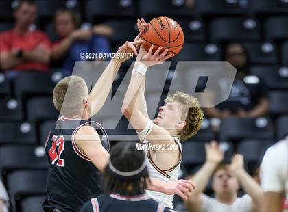 Thumbnail 1 in Jefferson City vs. De Smet Jesuit (MSHSAA Class 5 Championship) photogallery.