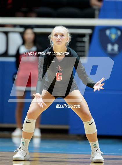 Thumbnail 3 in Liberty vs Lovejoy (UIL 5A Volleyball Regional Final Division 2) photogallery.
