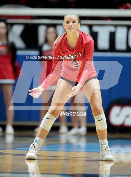 Thumbnail 2 in Liberty vs Lovejoy (UIL 5A Volleyball Regional Final Division 2) photogallery.