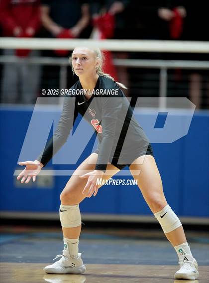 Thumbnail 1 in Liberty vs Lovejoy (UIL 5A Volleyball Regional Final Division 2) photogallery.