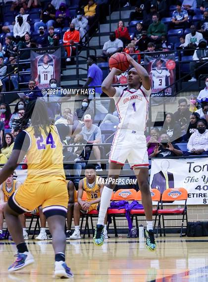 Thumbnail 2 in Richardson vs Duncanville (Whataburger Tournament) photogallery.