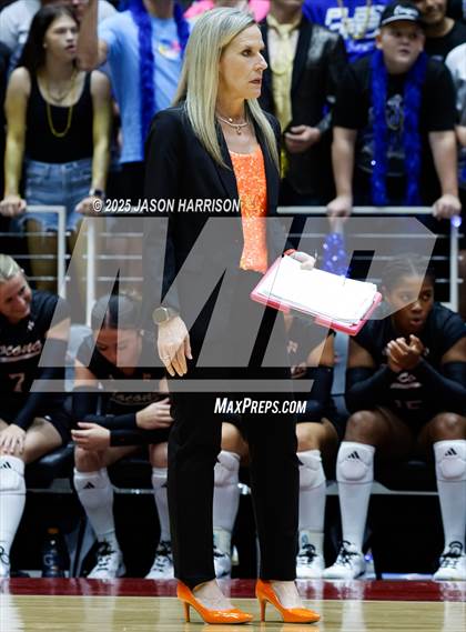 Thumbnail 2 in Jewett Leon vs. Nocona (UIL 2A D1 Volleyball Final) photogallery.
