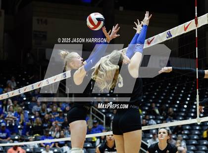 Thumbnail 2 in Jewett Leon vs. Nocona (UIL 2A D1 Volleyball Final) photogallery.