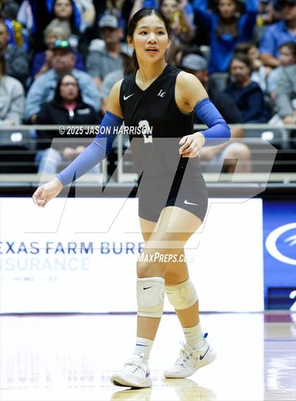 Thumbnail 2 in Jewett Leon vs. Nocona (UIL 2A D1 Volleyball Final) photogallery.