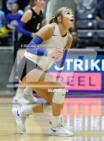 Thumbnail 2 in Jewett Leon vs. Nocona (UIL 2A D1 Volleyball Final) photogallery.