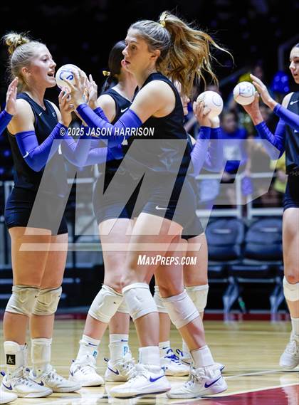 Thumbnail 2 in Jewett Leon vs. Nocona (UIL 2A D1 Volleyball Final) photogallery.