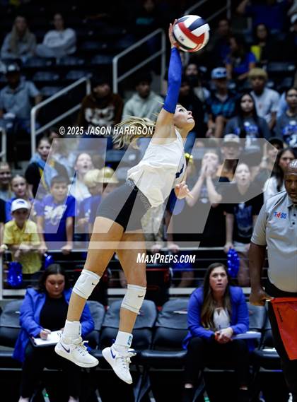 Thumbnail 2 in Jewett Leon vs. Nocona (UIL 2A D1 Volleyball Final) photogallery.