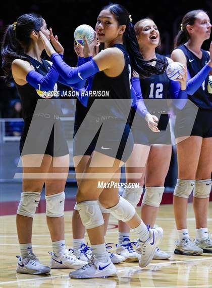 Thumbnail 3 in Jewett Leon vs. Nocona (UIL 2A D1 Volleyball Final) photogallery.