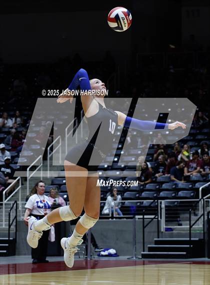 Thumbnail 2 in Jewett Leon vs. Nocona (UIL 2A D1 Volleyball Final) photogallery.