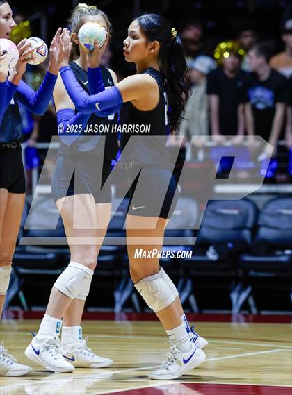 Thumbnail 1 in Jewett Leon vs. Nocona (UIL 2A D1 Volleyball Final) photogallery.