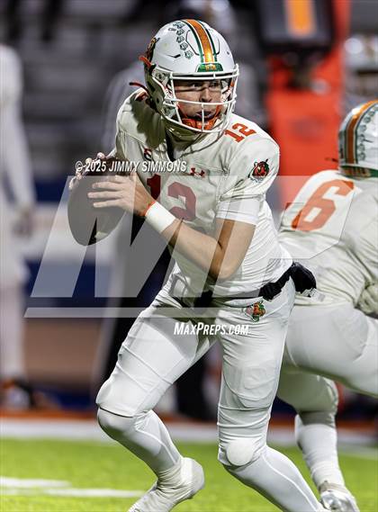 Thumbnail 3 in Plainfield East vs East St. Louis (IHSA 6A First Round) photogallery.