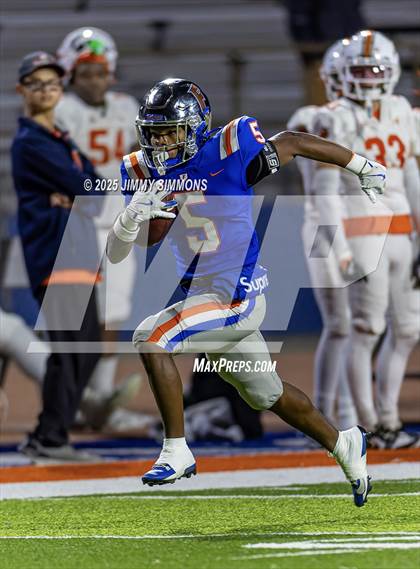 Thumbnail 3 in Plainfield East vs East St. Louis (IHSA 6A First Round) photogallery.