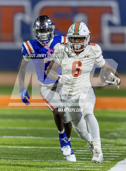 Thumbnail 3 in Plainfield East vs East St. Louis (IHSA 6A First Round) photogallery.