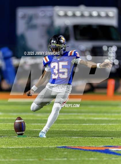 Thumbnail 2 in Plainfield East vs East St. Louis (IHSA 6A First Round) photogallery.