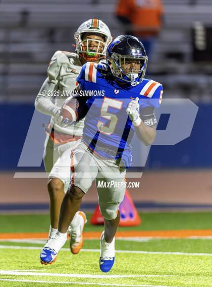 Thumbnail 2 in Plainfield East vs East St. Louis (IHSA 6A First Round) photogallery.